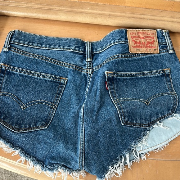 Levi's  505 Jean Shorts Distressed Frayed Hem - Picture 2 of 4